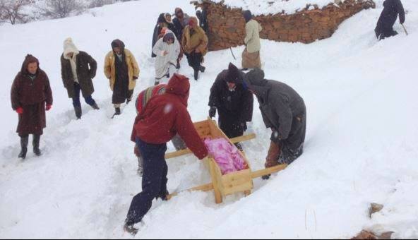 snow morocco woman dead